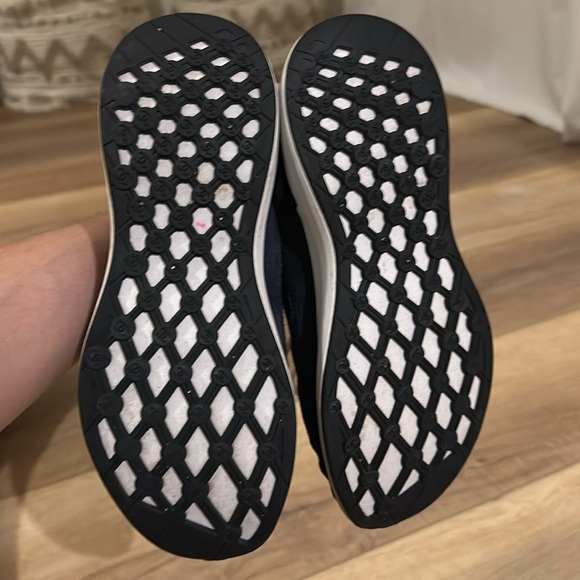 Chanel Denim Suede Calfskin Womens CC Sneakers Size 37 Dark Blue - Picture 8 of 10